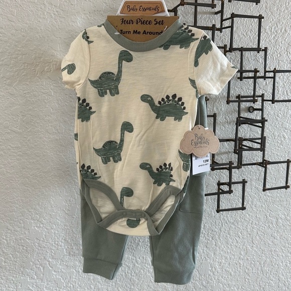 Baby Essentials - Four-piece set - 12 Months - New - Picture 2 of 10